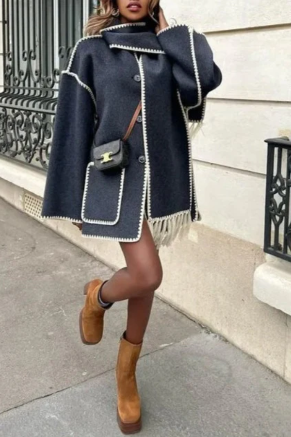Effortlessly Elegant Coat with a Timeless Design