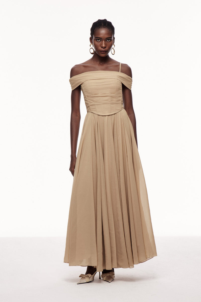 Effortlessly Elegant Dress with a Timeless Design