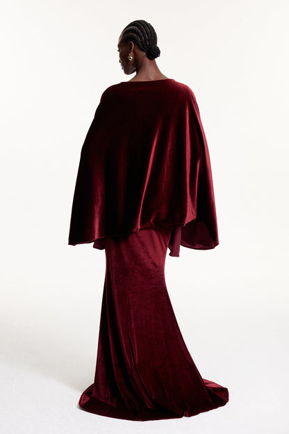 Well Tailored Garment with a Graceful Silhouette