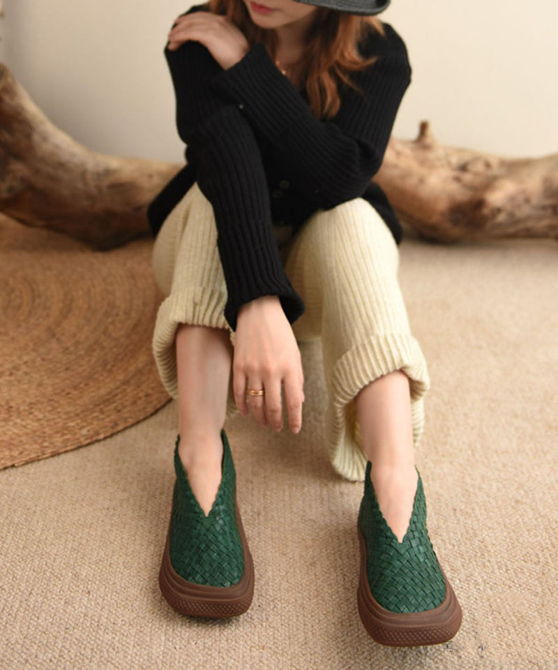 Well Tailored Boots with a Graceful Silhouette