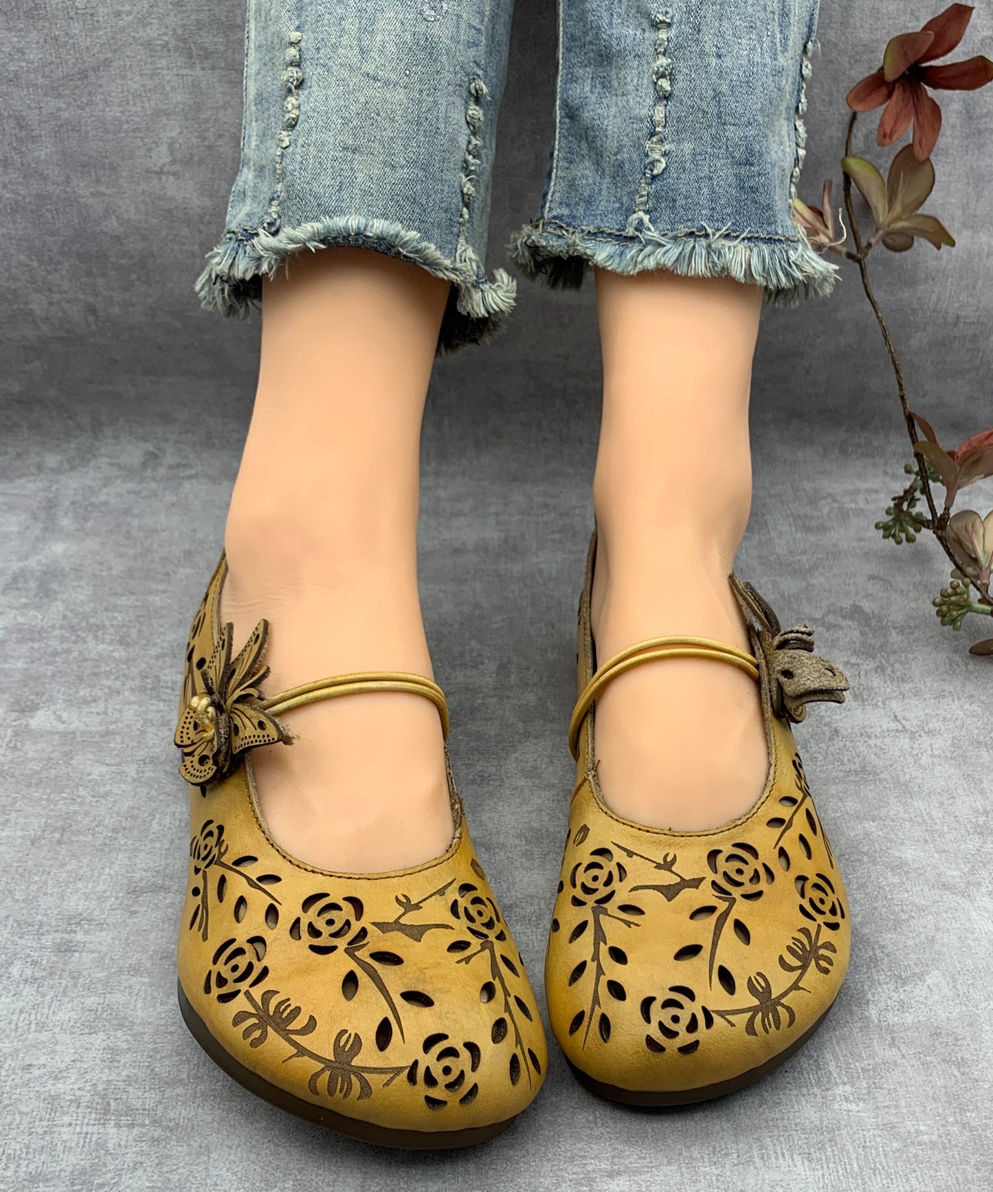 Well Tailored Shoes with a Graceful Silhouette
