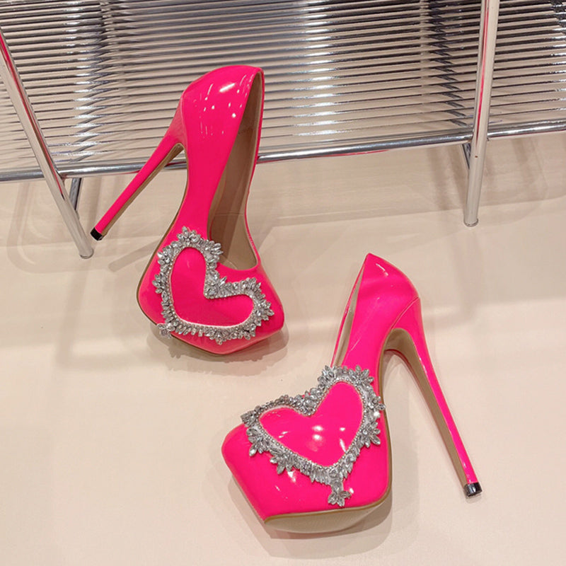 Well Tailored Shoes with a Graceful Silhouette