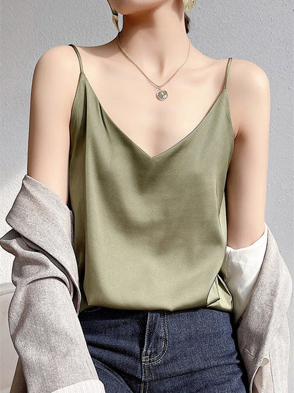 Well Tailored Top with a Graceful Silhouette