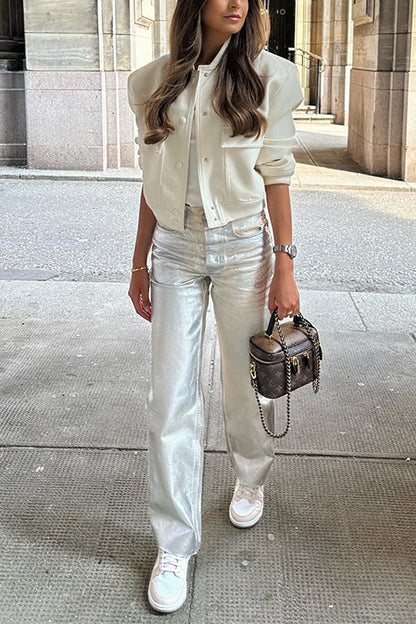Effortlessly Elegant Pants with a Timeless Design