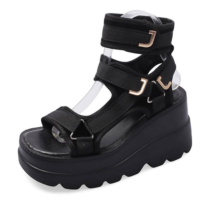 Beautifully Finished Sandals in a Timeless Design