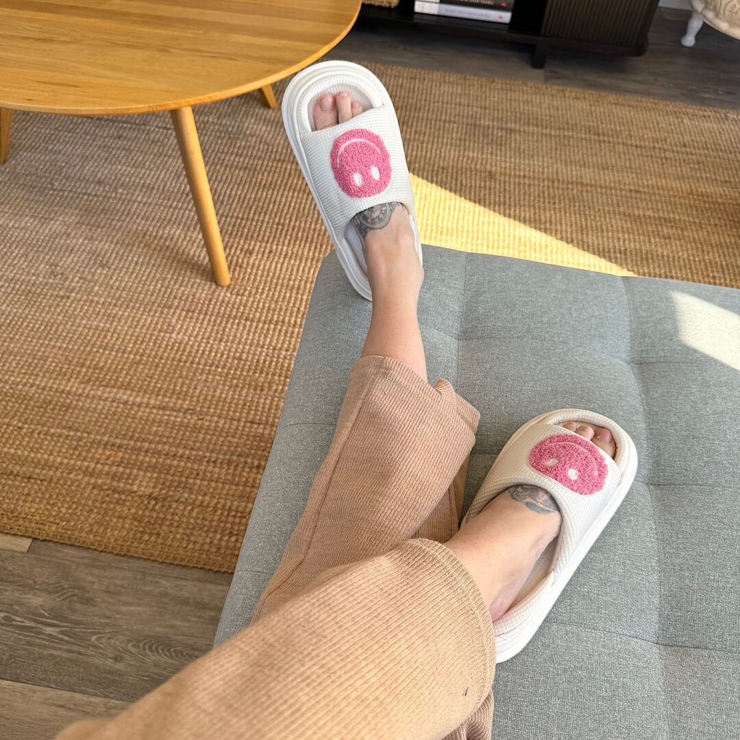 Classic Vintage Sandals with a Flattering Fit