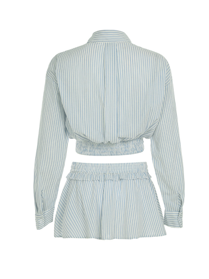 Classic Vintage Shirt with a Flattering Fit