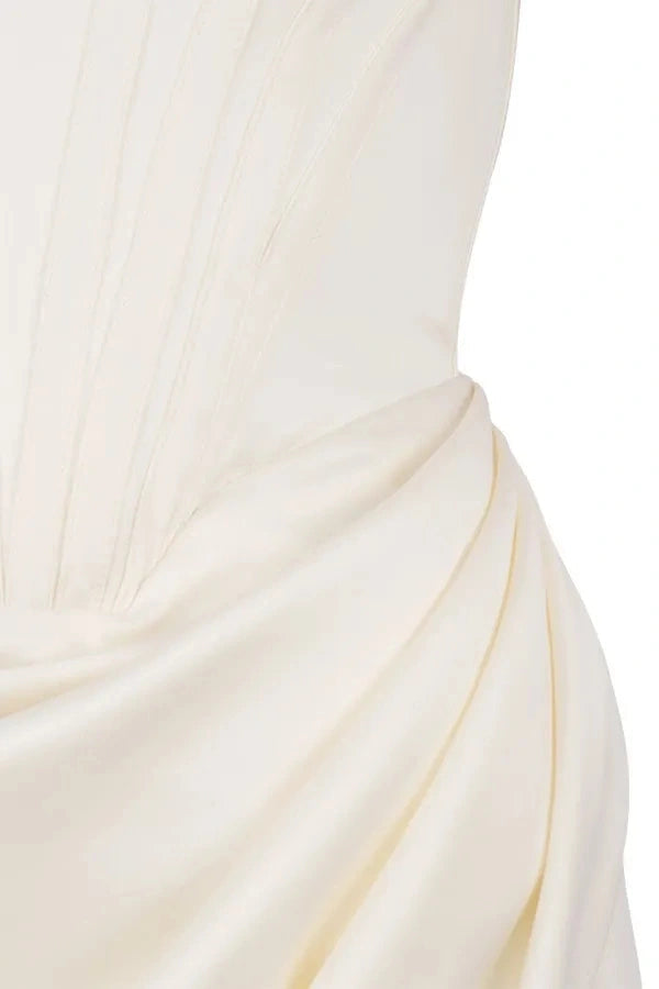 Polished Garment with an Effortless Classic Look