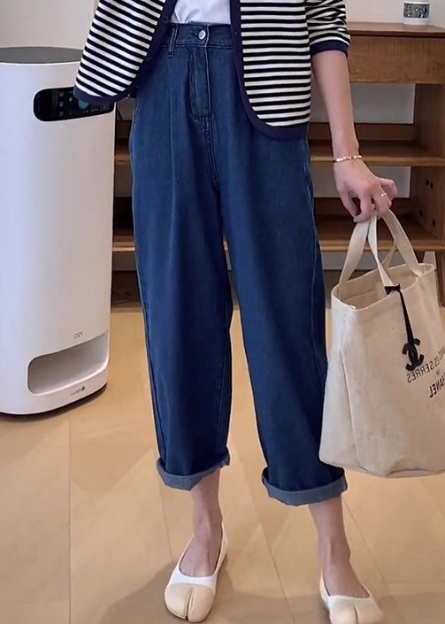Effortlessly Elegant Pants with a Timeless Design