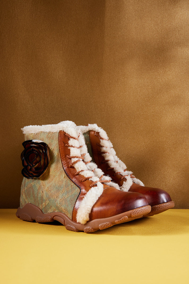 Beautifully Finished Boots in a Timeless Design