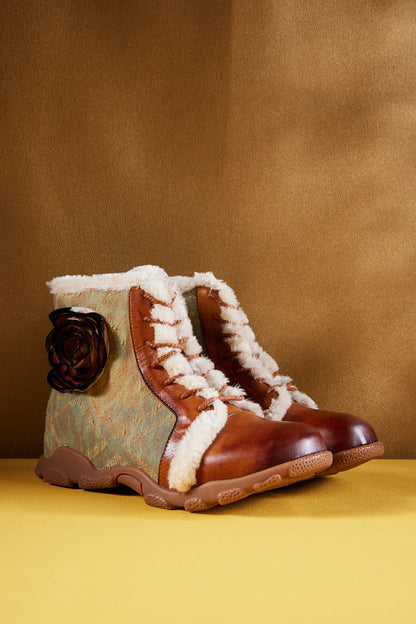 Beautifully Finished Boots in a Timeless Design