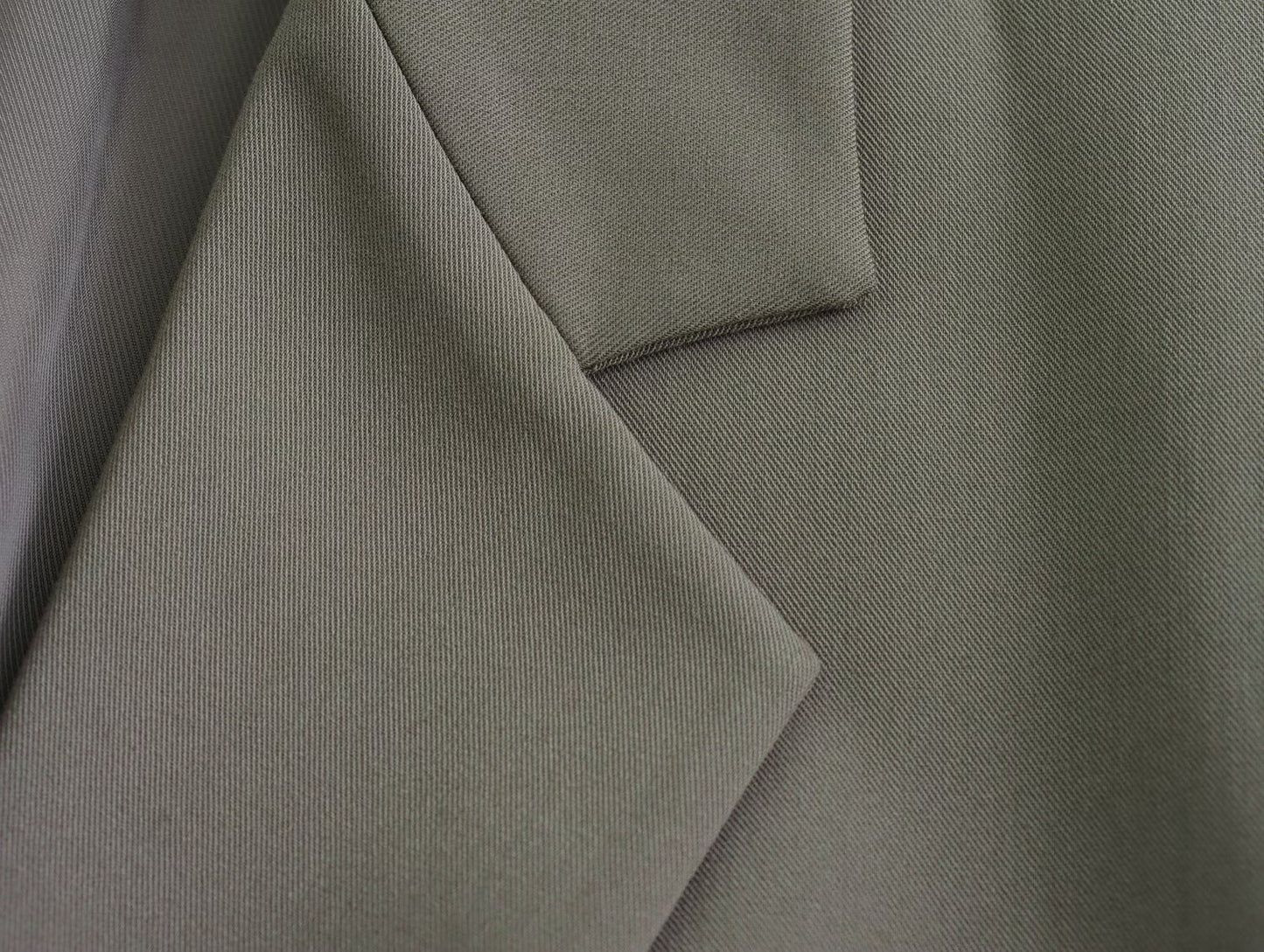 Elegantly Styled Pants for Everyday Wear