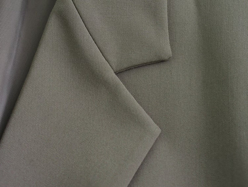 Elegantly Styled Pants for Everyday Wear