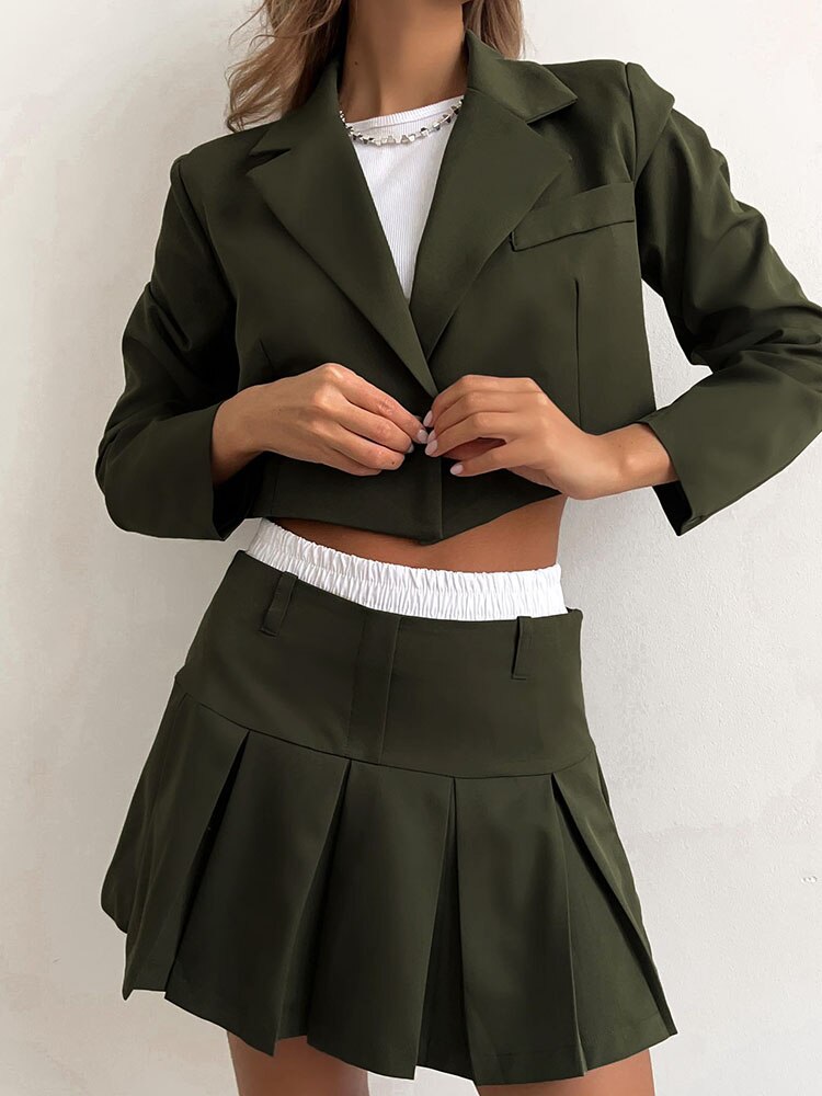 Well Tailored Jacket with a Graceful Silhouette