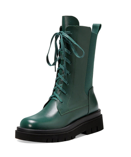 Effortlessly Elegant Boots with a Timeless Design
