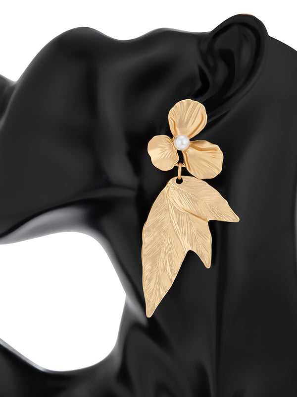 Well Tailored Garment with a Graceful Silhouette
