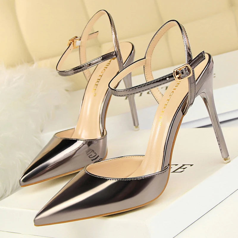 Well Tailored Heels with a Graceful Silhouette