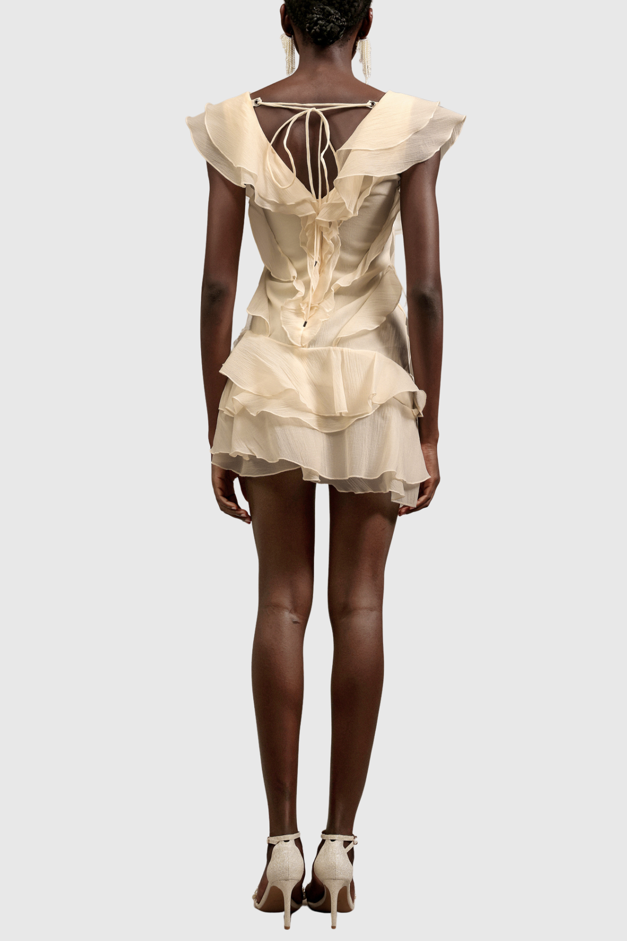 Well Tailored Dress with a Graceful Silhouette