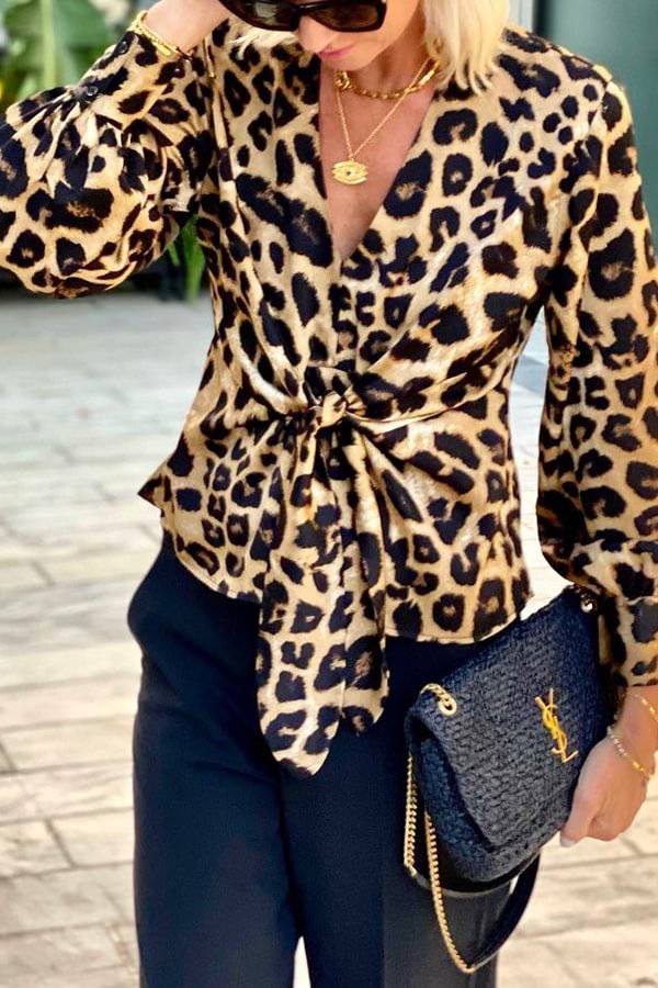 Effortlessly Elegant Blouse with a Timeless Design