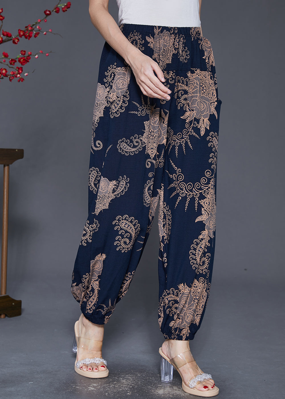 Well Tailored Pants with a Graceful Silhouette