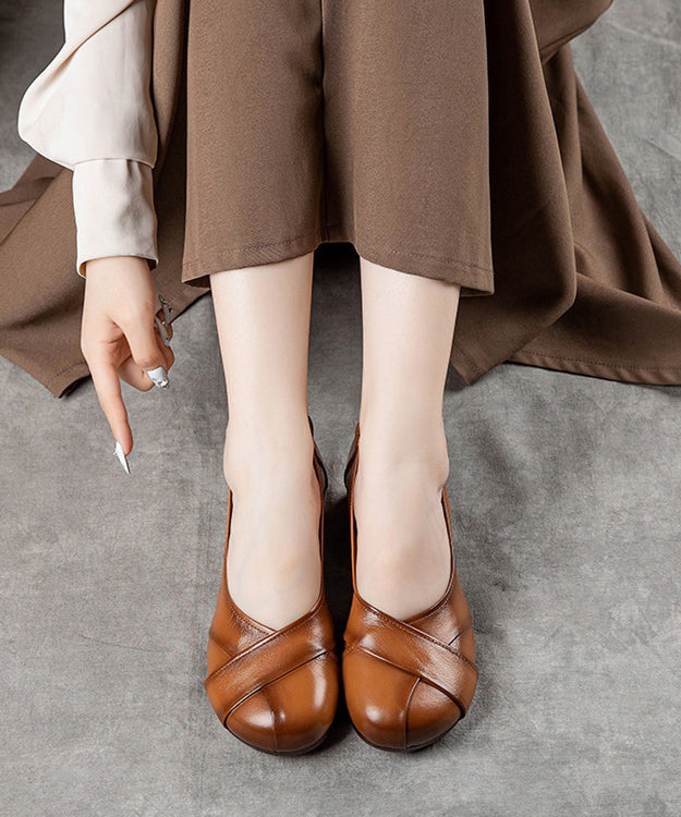 Effortlessly Elegant Shoes with a Timeless Design