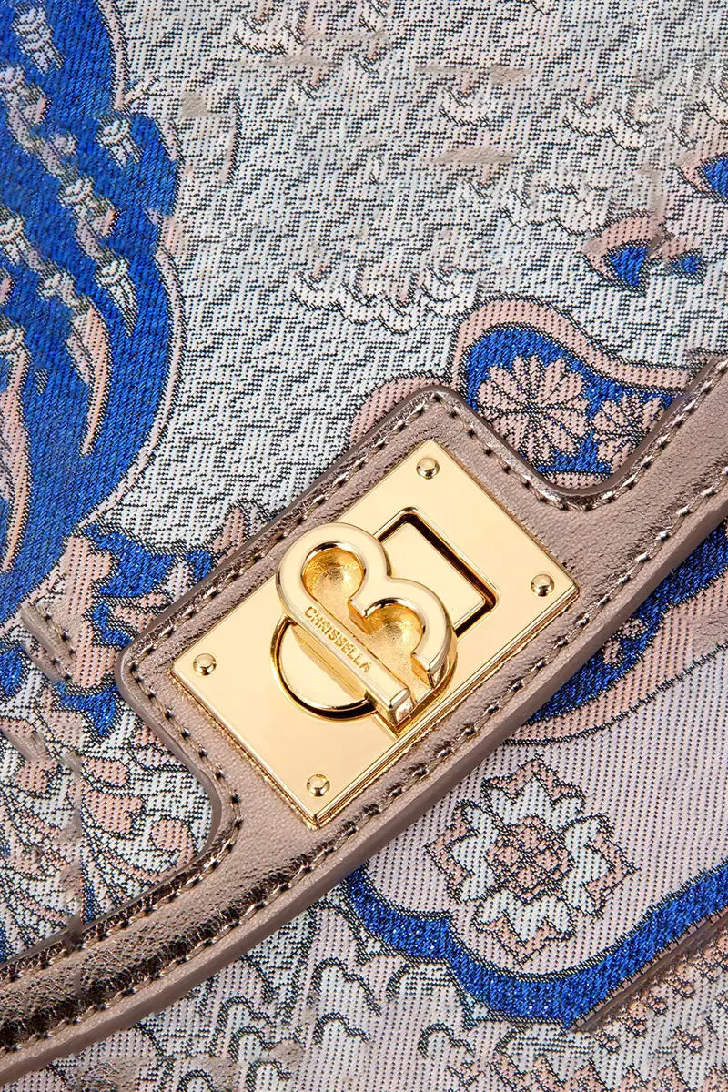 Beautifully Crafted Bag in a Classic Style