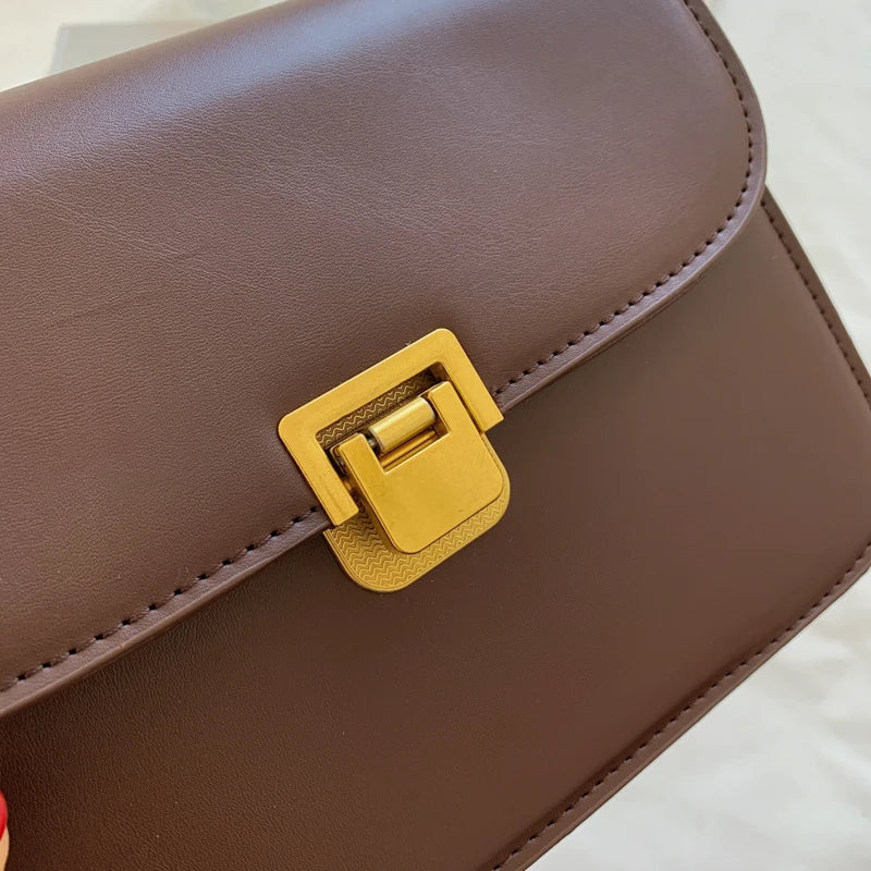 Gracefully Styled Bag for Any Occasion
