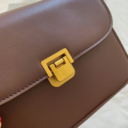 Gracefully Styled Bag for Any Occasion