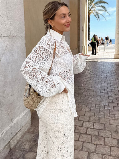 Classic Vintage Blouse with a Flattering Fit