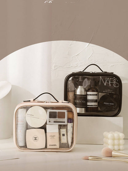 Well Tailored Bag with a Graceful Silhouette
