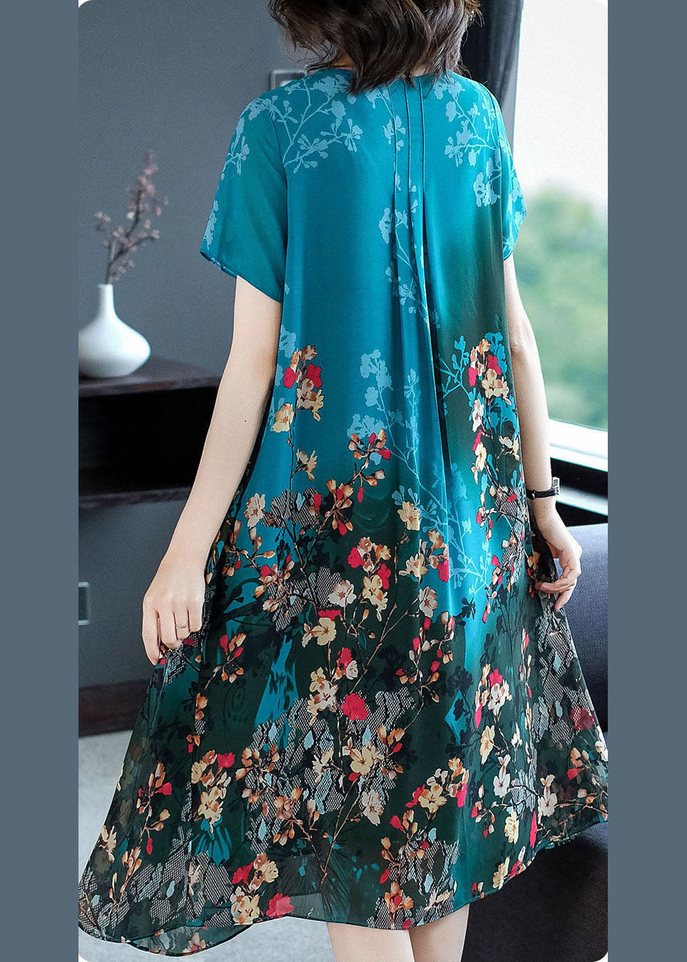 Beautifully Crafted Dress in a Classic Style