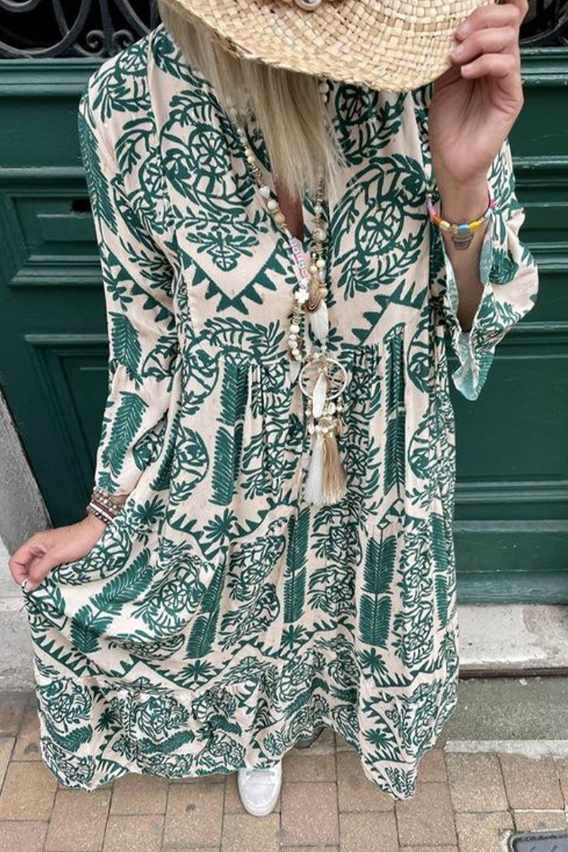 Classic Vintage Dress with a Flattering Fit
