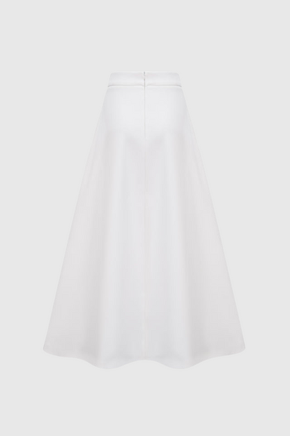 Effortlessly Elegant Garment with a Timeless Design