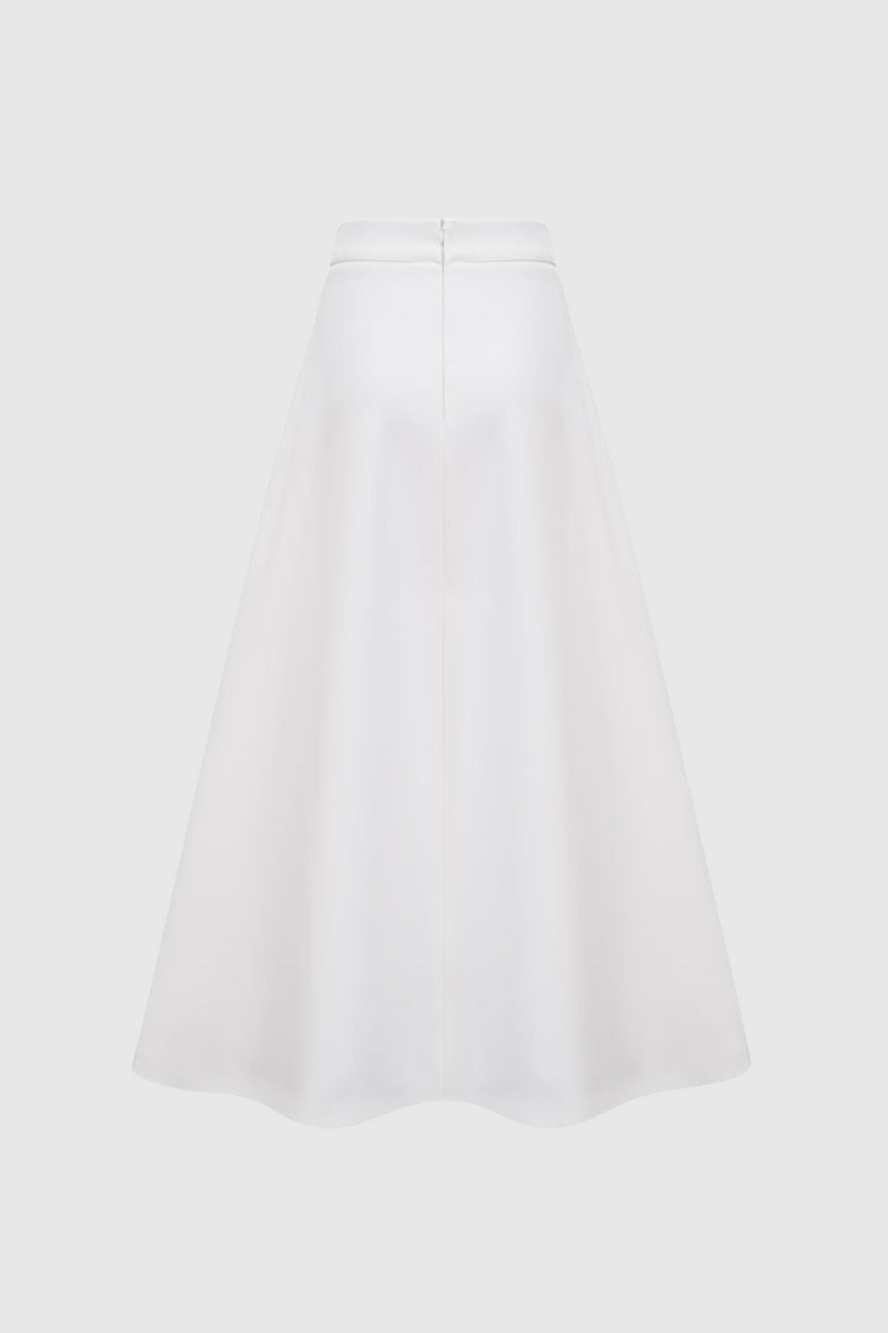 Effortlessly Elegant Garment with a Timeless Design