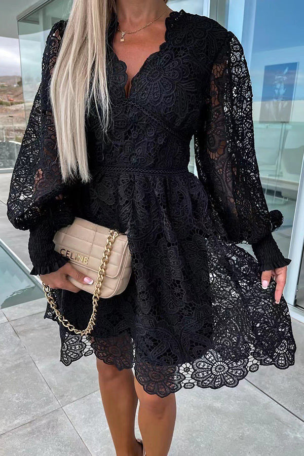 Beautifully Finished Dress in a Timeless Design