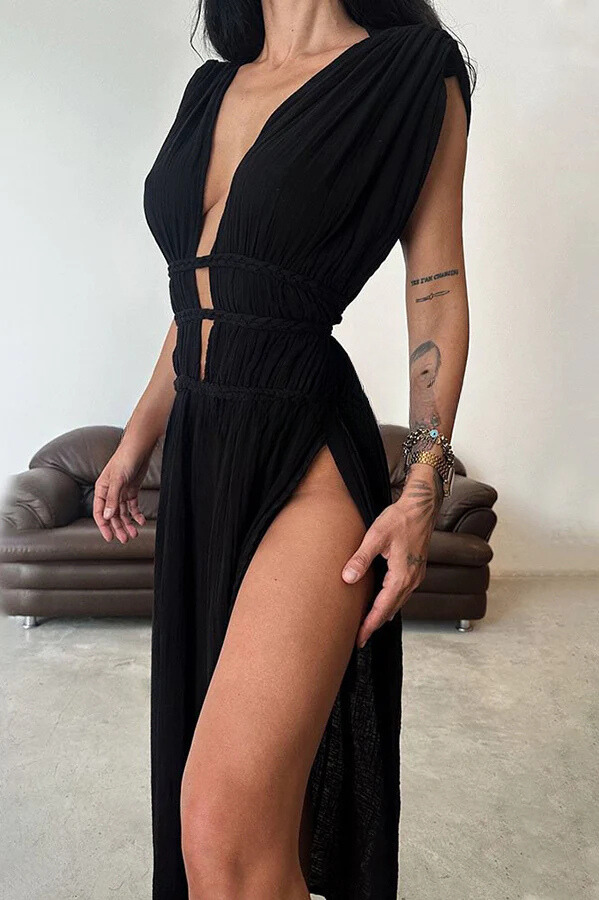 Effortlessly Elegant Dress with a Timeless Design
