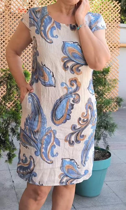 Beautifully Finished Dress in a Timeless Design