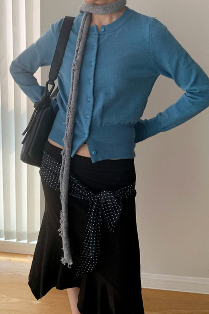 Effortlessly Elegant Cardigan with a Timeless Design