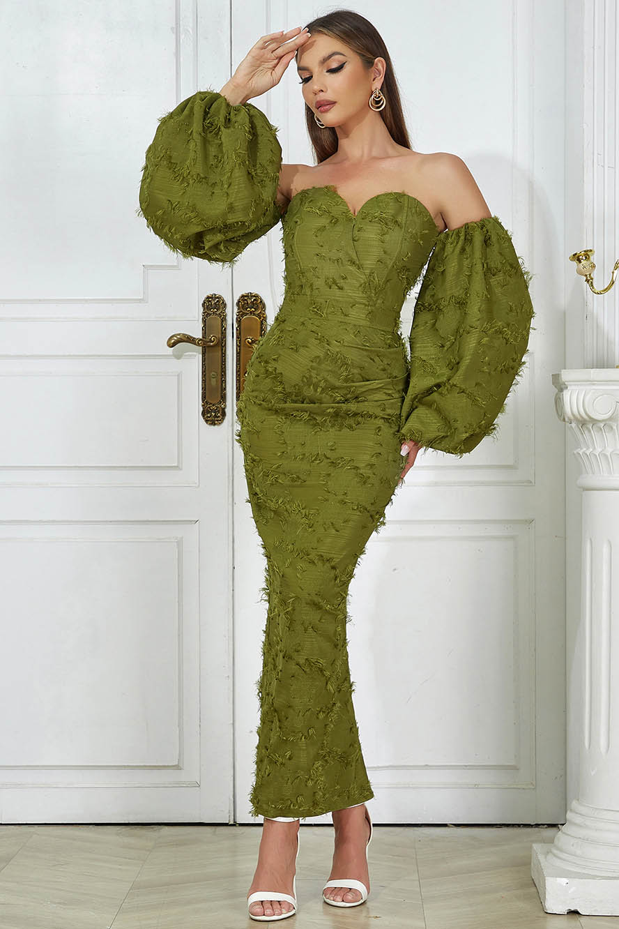 Well Tailored Garment with a Graceful Silhouette