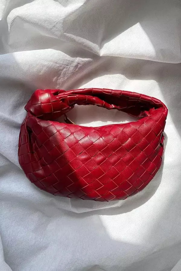 Polished Bag with an Effortless Classic Look