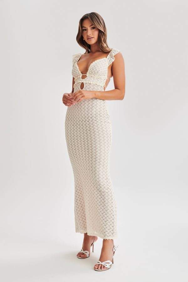Beautifully Finished Dress in a Timeless Design