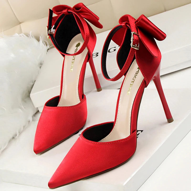 Beautifully Finished Heels in a Timeless Design
