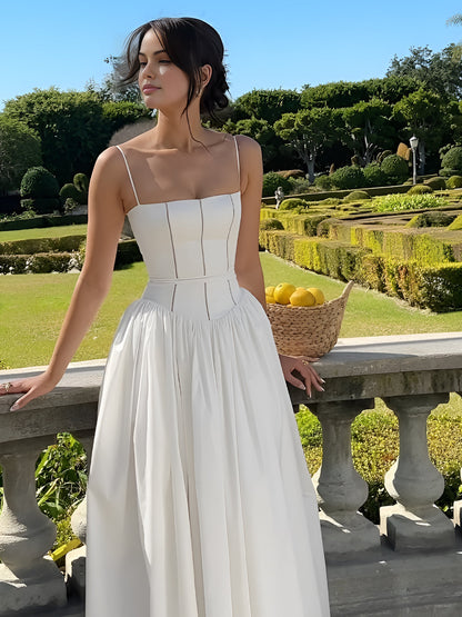 Well Tailored Dress with a Graceful Silhouette