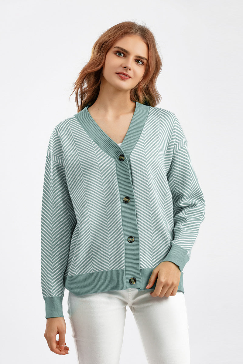 Classic Vintage Sweater with a Flattering Fit