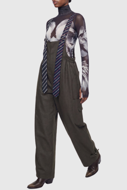 Gracefully Styled Garment for Any Occasion