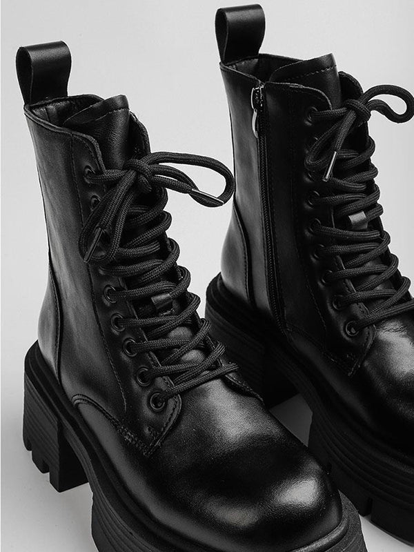 Beautifully Finished Boots in a Timeless Design