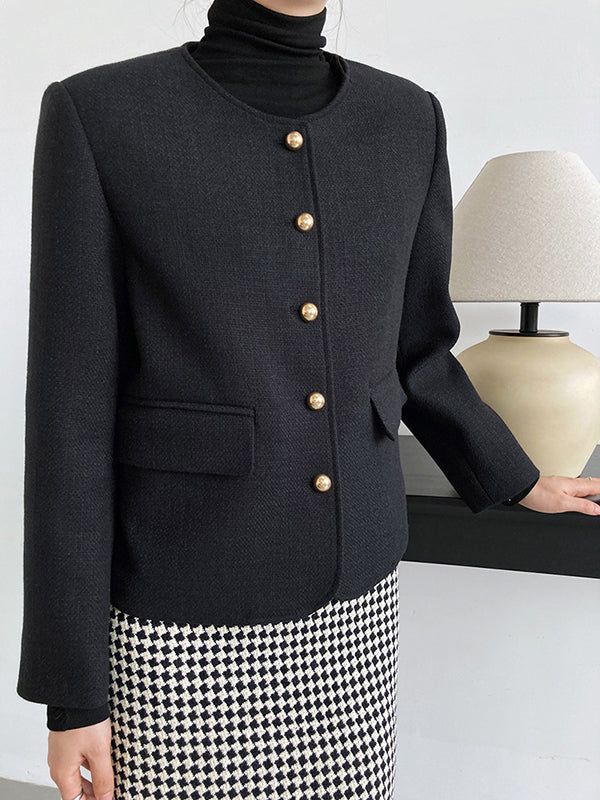 Gracefully Styled Garment for Any Occasion
