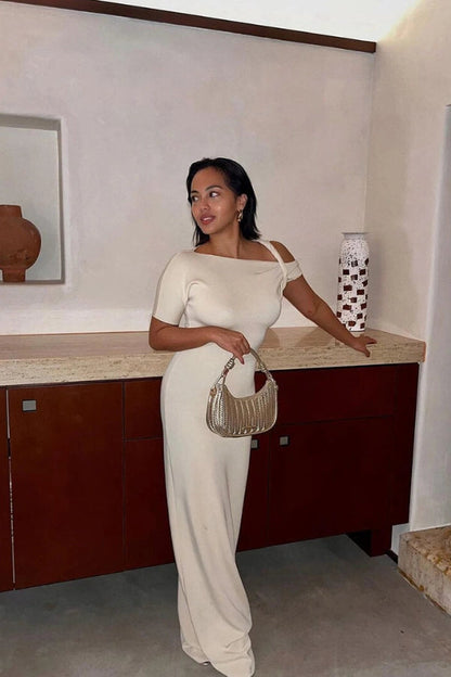 Well Tailored Garment with a Graceful Silhouette