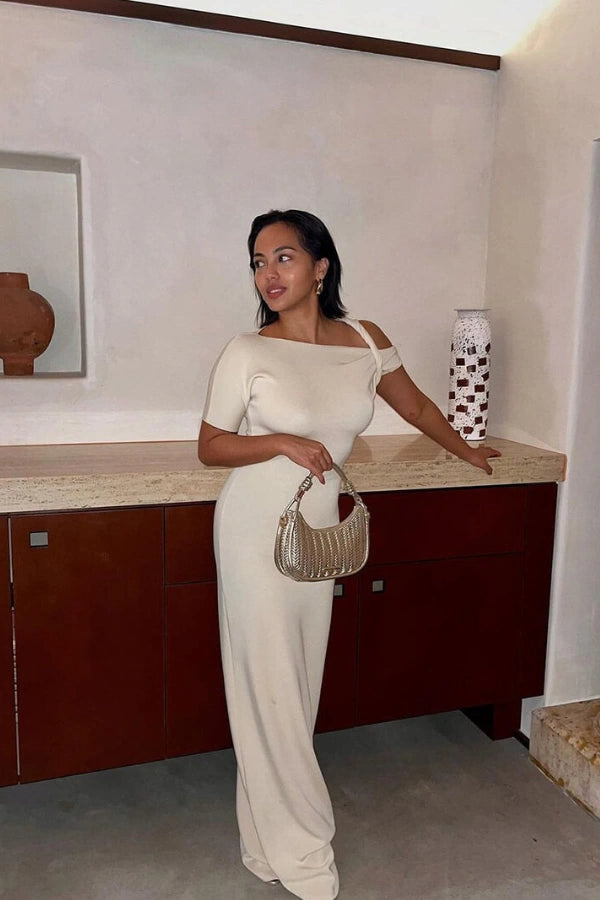 Well Tailored Garment with a Graceful Silhouette