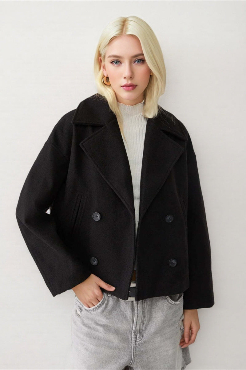 Well Tailored Jacket with a Graceful Silhouette